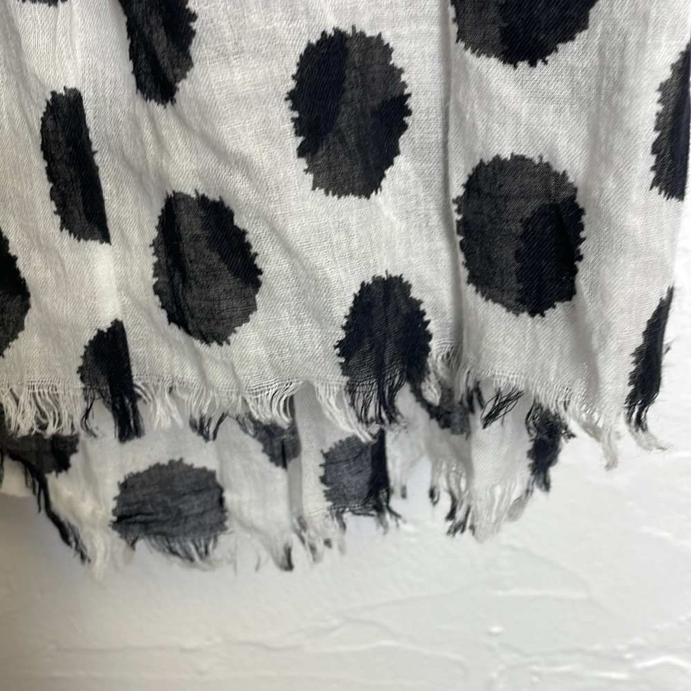 Wrap/Scarf White with Black Polka Dots 100% Cotton - Picture 6 of 7